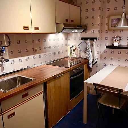 Garrett By The Sea Apartment *